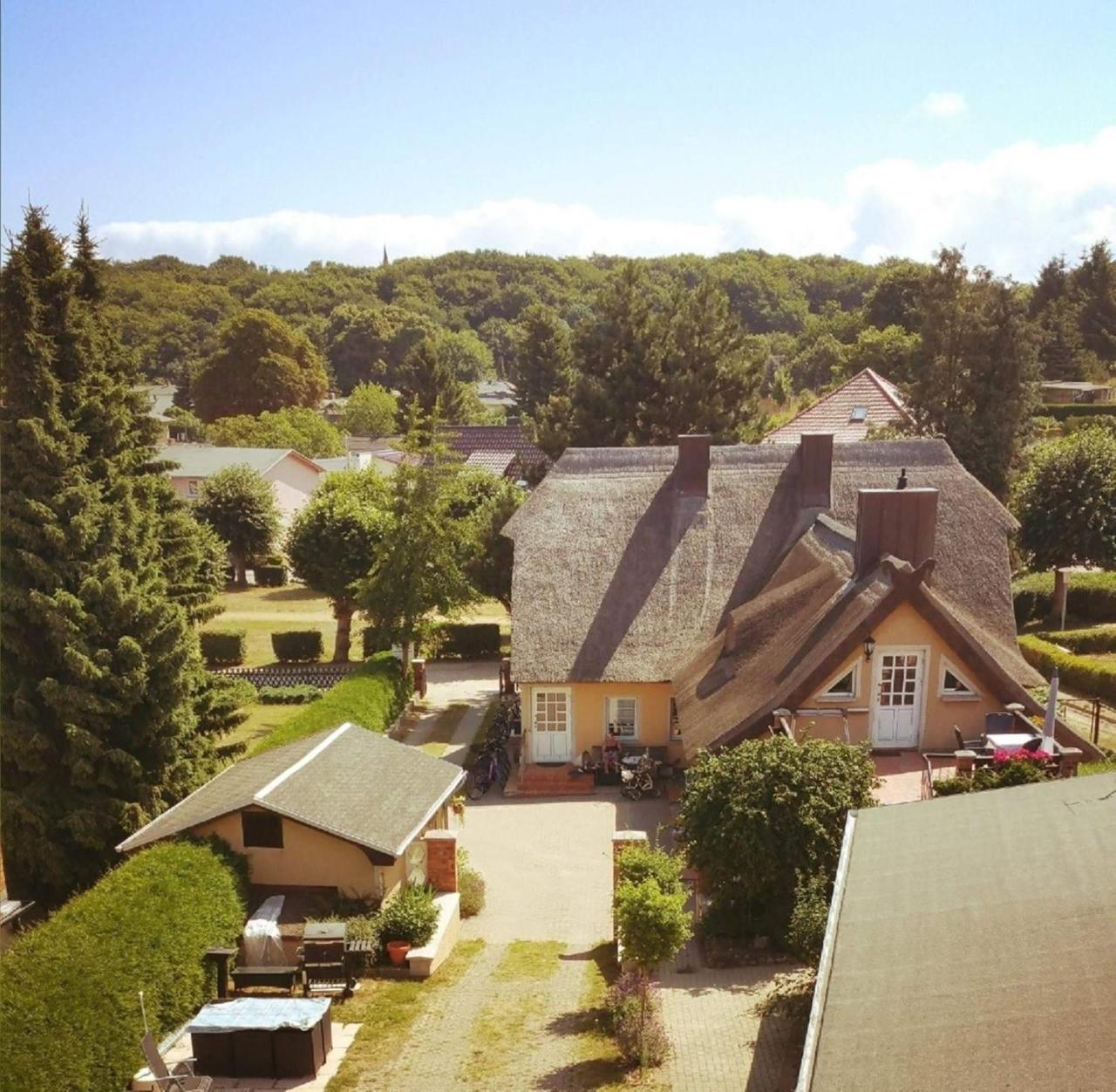 Ferienwohnung Im Reetdachhaus Heringsdorf  Exteriör bild